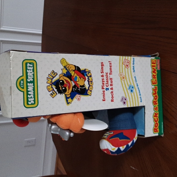 RICK N ROLL ERNIE SESAME STREET DOLL NWT IN BOX - Picture 8 of 9